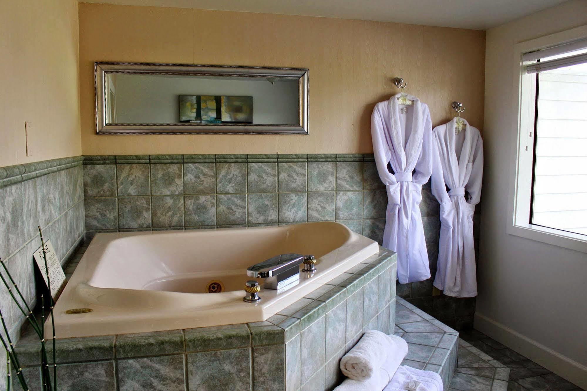 Anacortes Ship Harbor Inn ภายนอก รูปภาพ